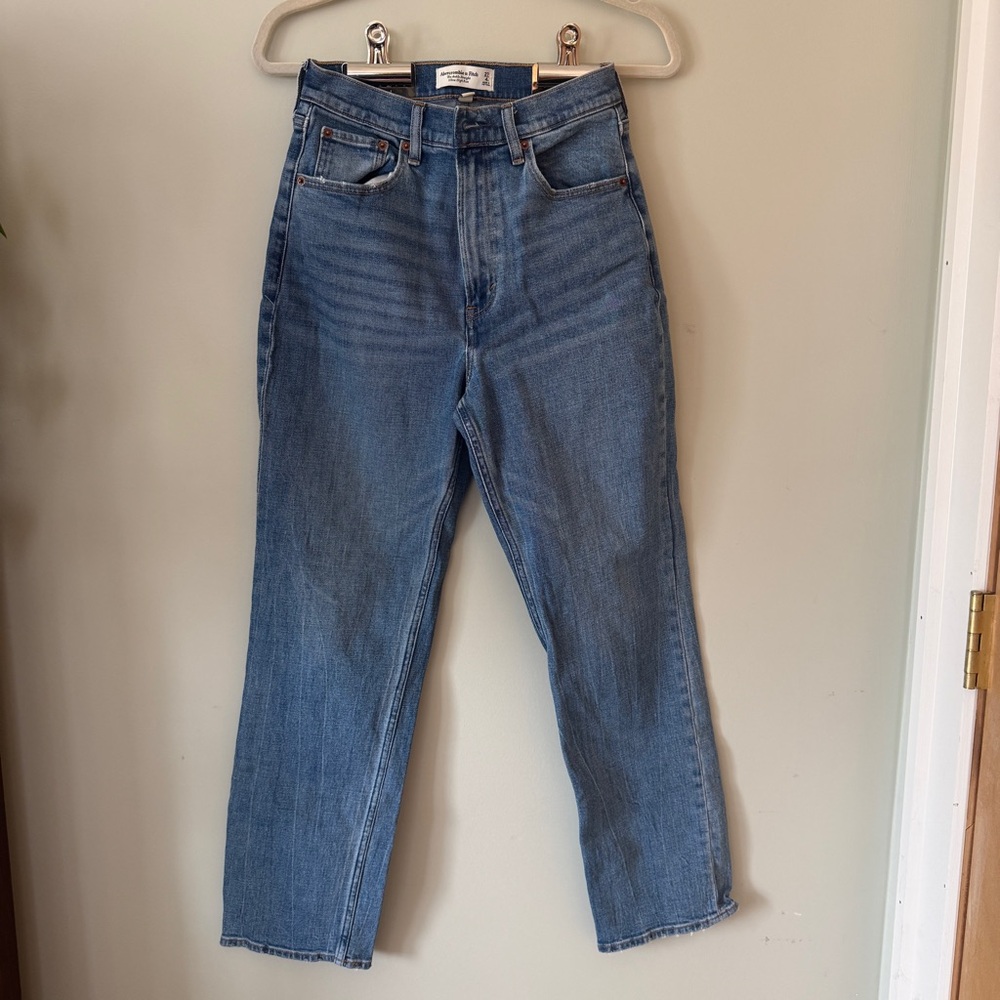 LONG A&F Curve Love Ultra High Rise Ankle Straight Jean - Size 27 4 Long